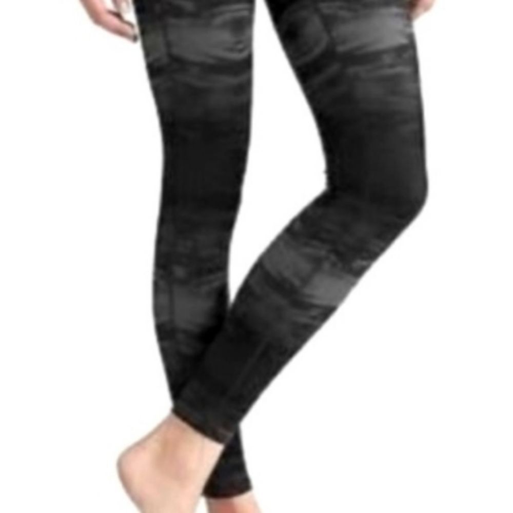 Women's Black Tie-Dye Leggings - Picture 11 of 16